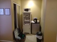 Budget accommodation in the USA, There is almost always a coffee maker 