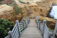Port Campbell Park in Australia, To the grotto you can go down the equipped stairs