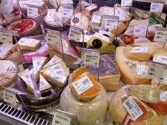 Prices for food in grocery stores in Tallinn, Hard cheeses