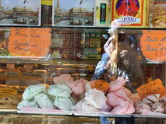 Prices for food in Venice in Italy, Sweets on the street 
