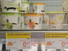Grocery prices in Vilnius, Local yogurt