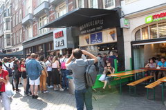 Eating cost in Amsterdam in the Netherlands, Queue for french fries