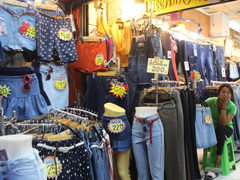 Бангкок, Таиланд, цены на вещи, Женские джинсы и шорты
