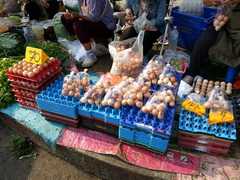 Таиланд,Чиангмай, цены на овощи на рынках, Яйца на базаре