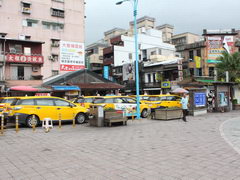 Transport of Taiwan (Jiufen), Cheap taxis are waiting for tourists