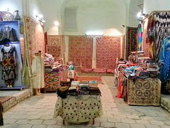 Souvenirs in Uzbekistan, Carpets, clothing