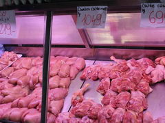 Цены на продукты в Венгрии в Будапеште, Свежая курица на рынке