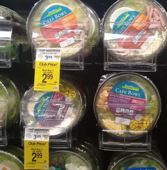 Cheap US dinners in supermarkets, Various salads 