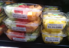 Недорогие обеды в США в супермаркетах, Нарезка фруктов