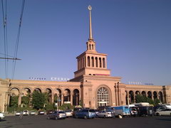 Транспорт Армении, Железнодорожный вокзал Еревана