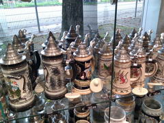 Souvenirs in Vienna, More mugs