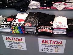 Souvenirs in Vienna, T-shirts