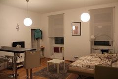 Prices for apartments in Vienna for a tourist, Living room with sofa + bedroom