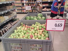 ​ood prices in Baku, apples and watermelons