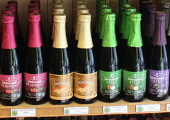 Цены на сувениры в Бельгии, пиво в туристическом магазине