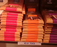 Цены на сувениры в Бельгии, шоколад в супермаркете