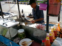 Уличная еда в Камбодже, Жарят Падтай