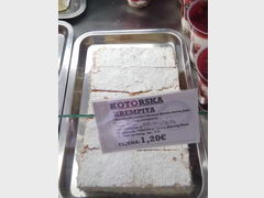 Цены в уличных кафе в Черногории, Которское масляное пирожное