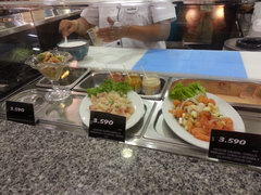 Prices of food in Chile, Salads with raw fish 