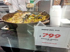 Food prices in Chile, Paella lunch