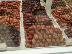 Souvenirs in Dubai, Dried figs in a souvenir box