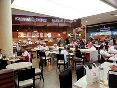 Цены на еду в Дубае, Обстановка в туристическом кафе