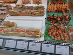 Food prices in Dubai, Skewers and sandwiches
