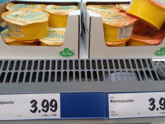 Цены на продукты питания в Хельсинки, Недорогие сыры в супермаркете
