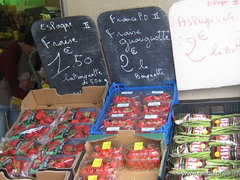 the costs of groceries in France, Strawberry