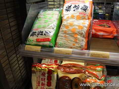 Hong Kong, food prices in a grocery, Rice noodles