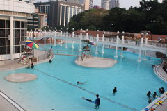Free entertainment in Hong Kong, Outdoor pool in the Park 
