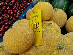 Цены в Афинах в Греции на фрукты, Дыня