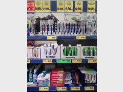 Things in Dubrovnik (Croatia), toothpaste and brushes