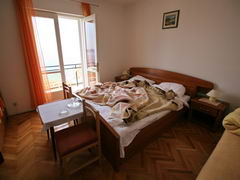 Accommodation in Dubrovnik (Croatia), Room in a budget hotel 