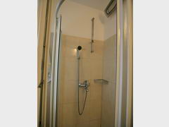 Accommodation in Dubrovnik (Croatia), Shower cabin 