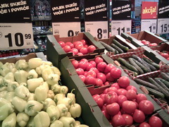 Цены на продукты в Трогире (Хорватия), Огурцы и помидоры