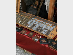 Сувениры в  Трогире и Сплите (Хорватия), Монетки и изделия из кожи