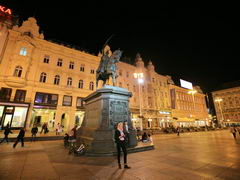 Музеи и парки Загреба (Хорватия), Центральная площадь Ban Jelačić