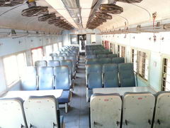 Поезда в Индии, не кондиционируемые вагоны (2S)