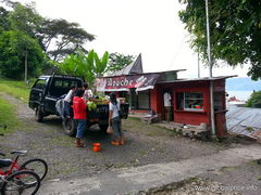 Indonesia grocery prices, Sell fruits and vegetables