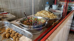 Inexpensive food in Jordan, Stuffing for falafel in a pita