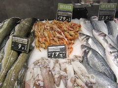 Цены на мясные продукты в Барселоне, Креветки, кальмар, рыба