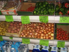 grocery prices in Barselona, vegetables in a stall