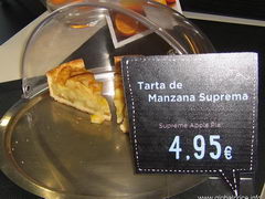 Barcelona Airport, Apple Pie