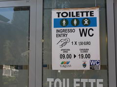 Prices in Venice, Chargeable toilet