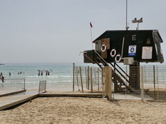 Отдых на море в Израеле, Спасатели на пляже в Хайфе