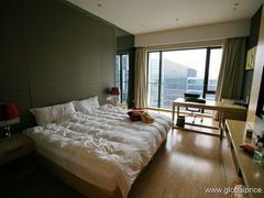 Недорогое жилье в Китае в Гуанчжоу за  <span class='yel'>0</span><span class='micro'> RUB </span><span class='micro'>= 35. USD</span> Комната в апартаментах