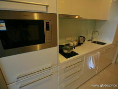 Housing in China in Guangzhou for  <span class='yel'>0</span><span class='micro'> RUB </span><span class='micro'>= 35. USD</span> There is a kitchen 