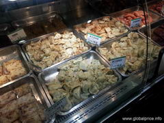 Что съесть в супермаркете в Гуанчжоу в Китае, Пельмени