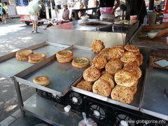 Стоимость уличной еды в Китае в Гуйлинь, Печеные лепешки